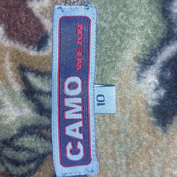 Kids Camo Jacket - Picture 3 of 3